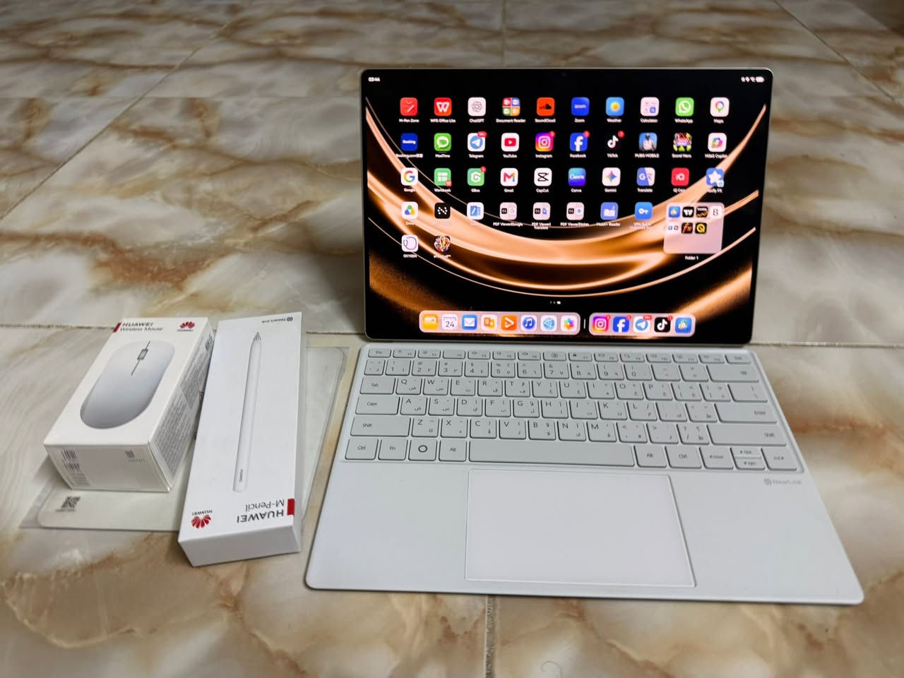 ايباد huawei matepad 13.2 اعلى فئة بالهواوي واكبر شاشه ايباد ذاكرة 512G العشوائية12 بطارية 98 خدمات كوكل موجوده جهاز نظيف ويجي ويا قلم وماوس وكيبورد بس بي فطر بالشاشه موضح بالصور ما مبين وما مأثر عليه باللمس جهاز اريده بمليون وبي مجال بسيط كلش وهذا رقمي ***********
