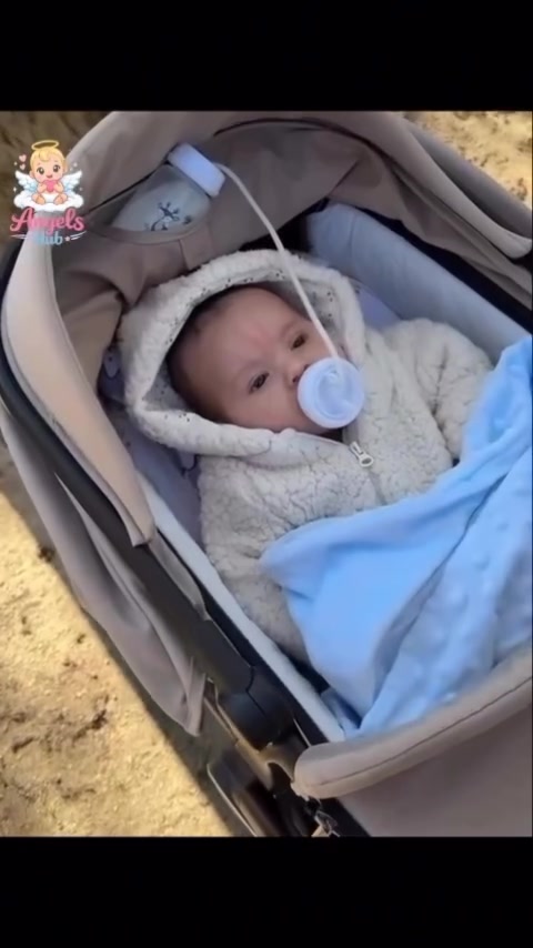 ✨ المنتج اللي كل أم كانت تتمنى وجوده.. وصل مصر أخيرًا 👩‍🍼

كام مرة كنتِ محتاجة تعملي حاجة ضرورية وطفلك عايز يرضع في نفس الوقت؟ 🥹👩‍🍼

عشان كده وفرنالك ببرونة الرضاعة بدون استخدام اليدين، الحل العملي اللي بيساعدك توفري وقت ومجهود أكتر أثناء يومك المليان مسؤوليات.

✨ مميزاتها:
✔️ مناسبة للسفر والخروجات
✔️ بتساعدك يكون عندك حرية حركة أكبر
✔️ مثالية للأمهات المشغولات وأمهات التوأم
✔️ سهلة التنظيف والاستخدام
✔️ مناسبة للأطفال +3 شهور. 
✔️ متوفر معاها فرشاة تنظيفها
 ✔️ الحجم 250ml
 

والأحلى؟ 😍

🎉 المنتج متوفر الآن لأول مرة في مصر
🎉 وبخصم خاص لفترة محدودة

لأننا عارفين إن راحة طفلك مهمة...
لكن كمان راحة ماما مهمة ❤️

📩 الكمية محدودة جداً ابعتي رسالة دلوقتي لمعرفة السعر والاستفادة من الخصم قبل انتهاء العرض 🔥#مستلزمات_الأطفال #رضاعه #ماما #اطفال #نونو


**إذا كنت صاحب هذا الإعلان وتريد حذفه لأي سبب، رجاءا أرسل رسالة إلى الدعم الفني**