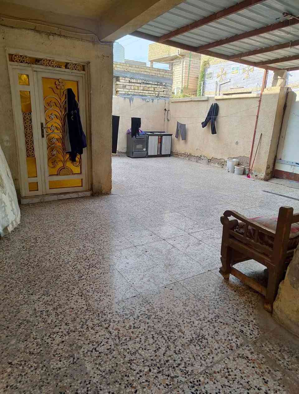 السلام عليكم
دار للبيع حي الأمن الداخلي قرب مطعم الصادق مساحة220 البيت على ساحه بينه وبين السريع9 بيوت بالضبط
البيت يتكون من ديوانية وصالتين وغرفتين ومطبخ وحمامات داخليه وخارجيه وطارمه جبيره بنا  2001 طابوك جمهوري صب كونكريت للأستفسار تواصل على الرقم 

***********

***********
