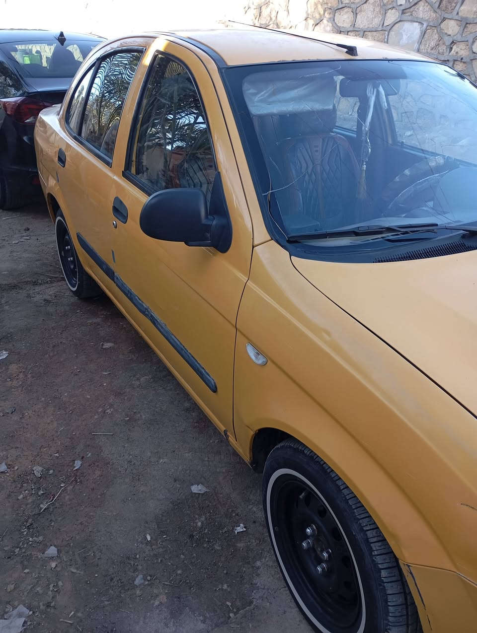 السلام عليكم . طيبه للبيع موديل 2015 تبريد تدفئه .رقم بغداد السياره بلاديه مصفره هيئه وغرامه عارضها ب 37 وبيها مجال قليل مكاني نجف الكوفه للاستفسار الاتصال ***********
