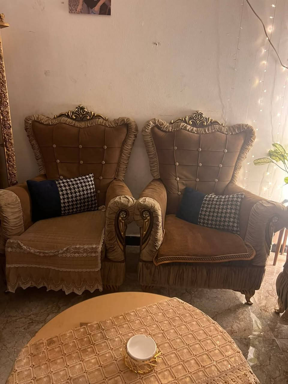 سلام عليكم تخم ٨  قطع نضيف للبيع ٢٥٠ وبي مجال وميز بلازما ٧٥ وبي مجال
وميز ب٥٠ وافق ادمن 
مكاني بغداد الحريه 
***********

