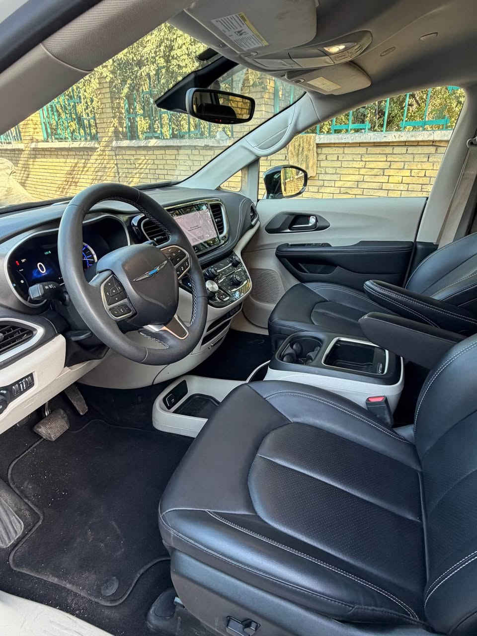 كرايسلر باسفيكا 2024 CHRYSLER PACIFICA HYBRID 
السعر ب235$ 🔥 سعر بلاش منفيس باسمي ✅
رقم مجاني معفي بدون رسوم يكلف 200 الف فقط 🔥

الحادث كما موضح بالصور … فقط بنيد مبدل نفس اللون ..
بدون دواخل مكفولة من اللغد والشواصي ..
صور الحادث بالمنشور ..

ثلاث أنظمة - هايبرد - بانزين - بلك ان .

#مواصفات تورنك L فول تجي عدا الفتحة :

1- بصمة تشغيل وابواب بصمة 5
2- هاند بريك بصمة كهربائي
3- محرك 6 سلندر 3600 هايبرد وبانزين بلك ان
4- هيترات بالكشنات
5- رادر امامي وجانبي 
6- بيبان كهرباء ( تحكم ريمونت ) وبصمة أبواب 
7- صندوق كهرباء شفط بصمة 
8- رادار امامي خلفي بريك ذاتي توقف مانع تصادم
9- كشنات جلد VIP منفصل 7 راكب
10- مانع انزلاق 
 11- كشن خزن ميموري حركات 2
12- لايت لد الشكل الجديد 
13- تنبيه الخروج عن المسار 
14- تبريد مركزي ثلاثة قطع منفصل
15- تدفئه كراسي وستيرن تدفئة
16- تحكم استيرن فول 
17- اشاير بالمري وهيترات بالمري
18- تشغيل عن بعد 
19- كير ماوس 
20- مثبت سرعة 
21- منافذ USB و TiBC متعددة خلفية وامامية
22- حاكيات متعددة

سعر مناسب جداً بلاش 🔥 235$ ✅ 235$ ✅ 
السيارة جاهزة من كلشي مابيها اي نقص شغل واطلع ✅

مكاني الاعظمية للاستفسار اتصل ***********
‏‭ بغداد, العراق
