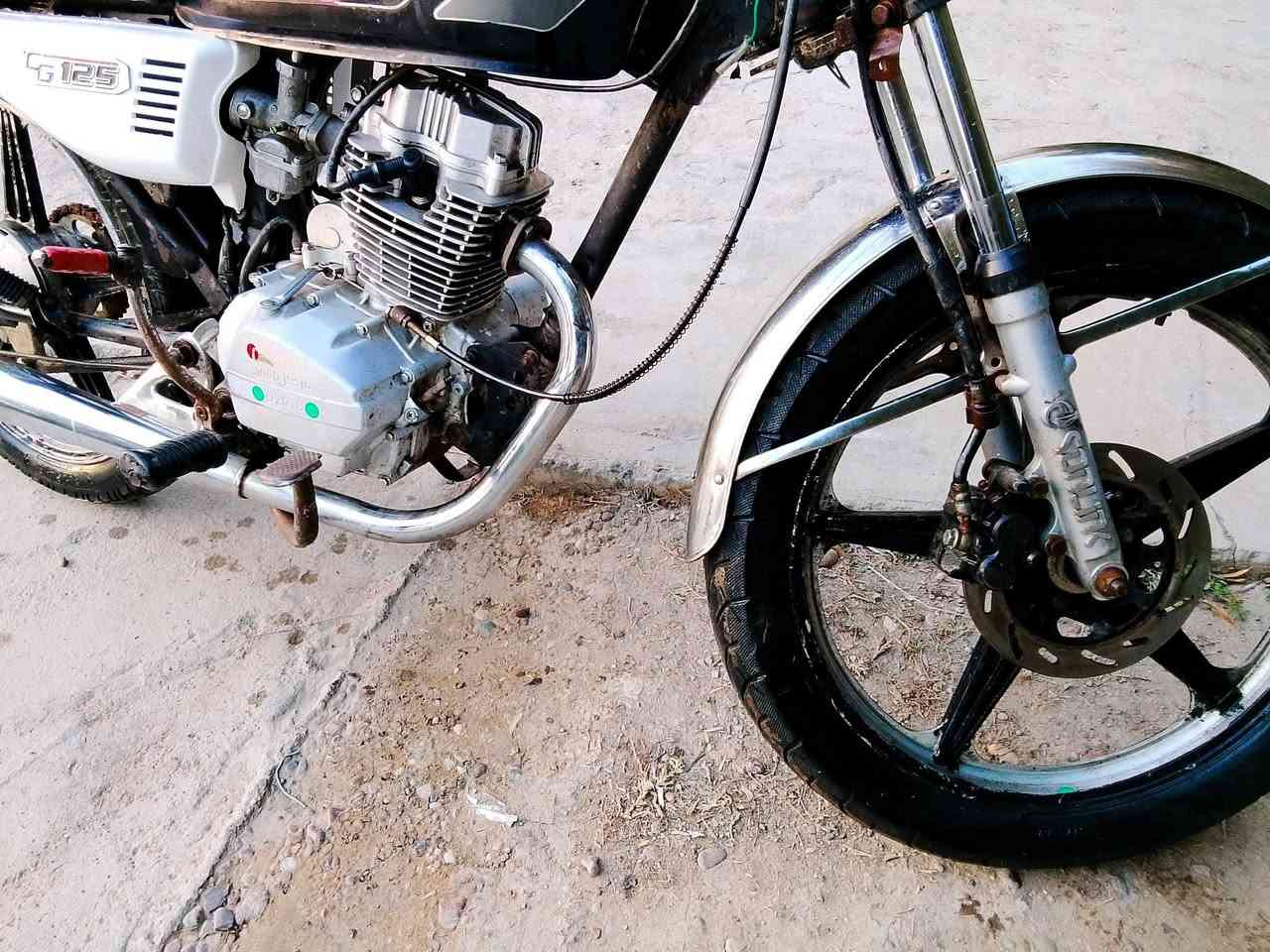 سلام عليكم سيفان خمسه كير دراجة نضيفة محرك اخرس لا تبخير لا تنقيص كهربائيات كاملة سعر 325 مكاني بغداد اليوسفية ***********
