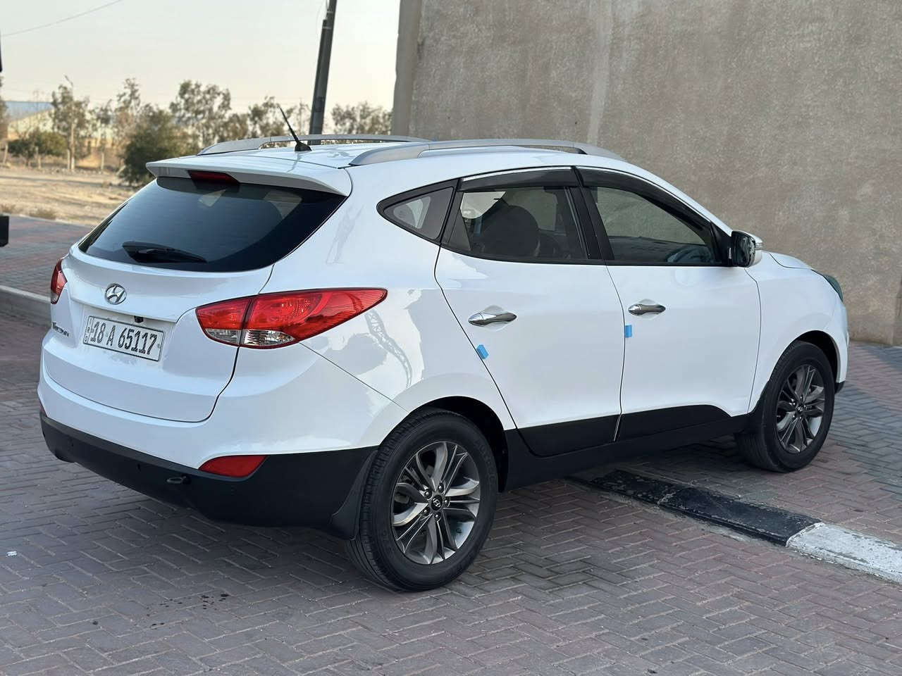 السلام عليكم توسان 2015 خليجي رقم بابل الدولي هزه سنويه كله جديد مكفول من كلشي ماعده شبر صبغ بجنطه موضح بسونار جاهزه من كلشي مكينه كير كفاله حته من الفتح حداديه جديده تبريد تتدفه تخم تاير دوشمه مكينه 2000 دوش
مواصفات تحكم اسيرن مري تحكم كامره تبريد قطعتين ويل كروم لدامامي برده خلفيه السعر 157 مجال بصيط 
***********فقط بيع بدون مراوس مكاني كربلاء المقدسه
