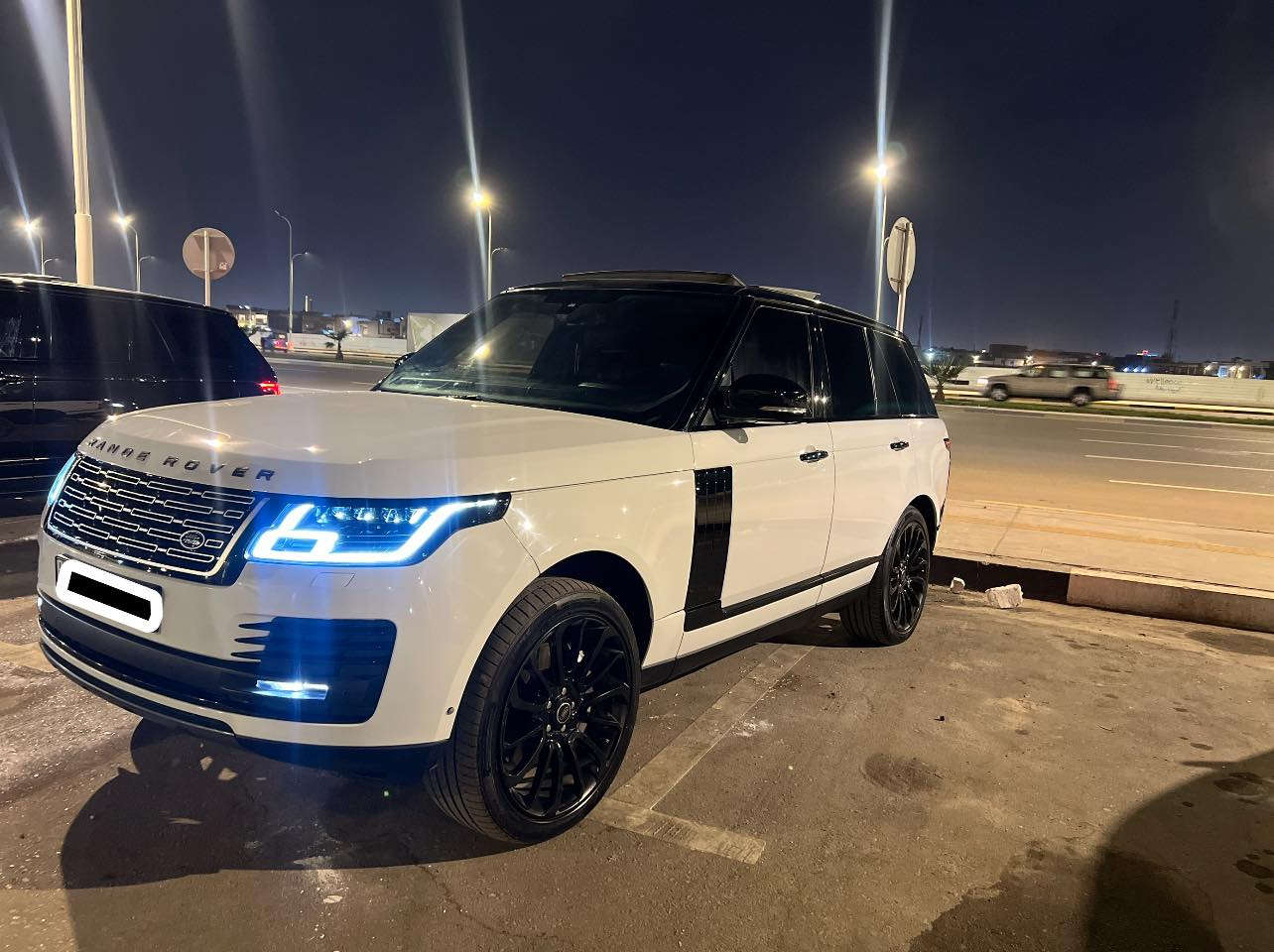 مستعجل بلاش للبيع ب175  رانج روفر خليجي

ادوات بدون رقم دخول من الإمارات 

موديل 2014 محدث شكل 2021 

جديدة السيارة بمعنى الكلمة 

العنوان البصرة 

***********
