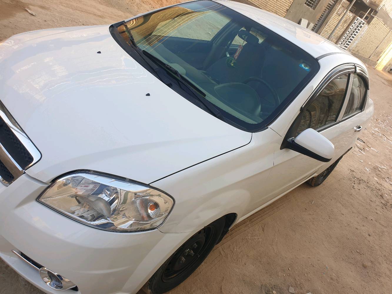 موديل ٢٠١٦ محرك مسكر جاهزة بأسمي رقم انكليزي بيه صبغ مكان النجف حي النداء ممكن مراوس بسيارة خليجي 