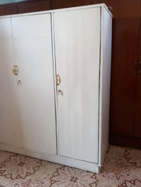 كنتور ٣ باب ابيض مستعمل السعر 160 وبي مجال العنوان بغداد الكرخ تقاطع د...