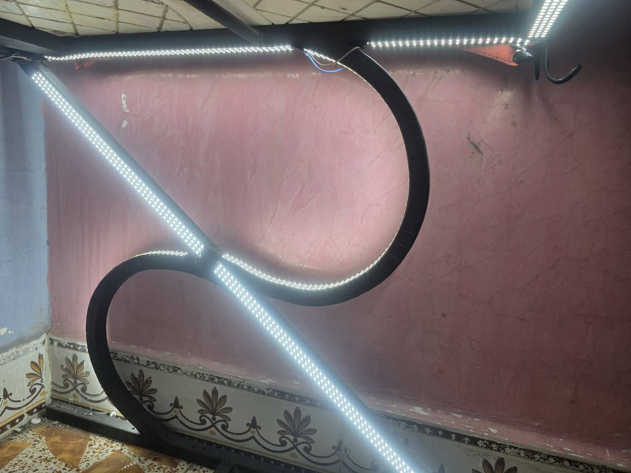 تجميعه كيمنك +دركسون + كامره خارجيه للحاسبه + ميز ذات اناره جانبيه لمعرفة ماصفات التجميعه راسلوني عله هاذ لرقم ***********
