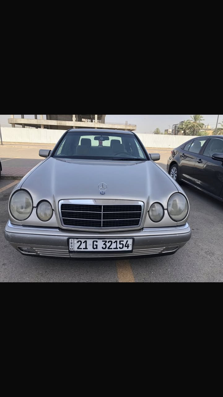 السلام عليكم رمضان كريم 🌒
مارسدس ام عيون موديل 1996

رقم بغداد الجديد سنويه بسمي 

مصبوغه عام للجمالية بدون ضربه كفاله من الضربه 
سياره جديده ع وضع الشركه 

محرك سته سلندر  عدله مو عنكبوت

حجم E320

 السعر 80 ورقه $

مكان السيارة بغداد حي العدل 
للاتصال ***********
