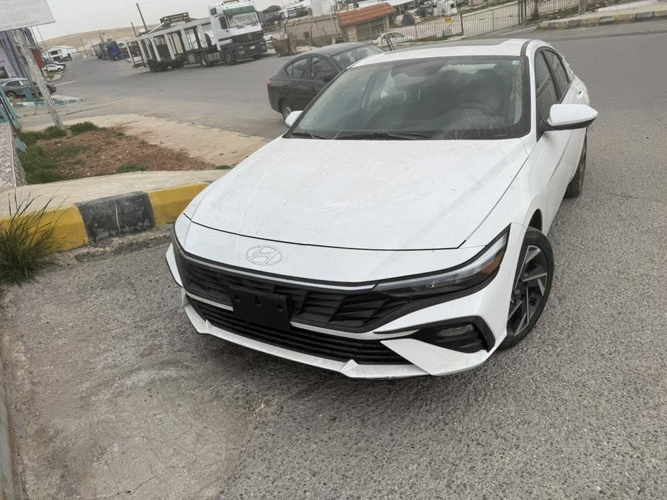 سلام عليكم النترات عدد 3 وحد هايبرد وثنين بانزين موديل 2025 كلهن فول مواصفات لمتد اي ستفسار على رقم ***********وكلهن بدون ايرباك ولا تبديل
