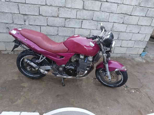 للبيع سيبي فور حجم المحرك 750 ما مفتوح ماطور نشط ومعدل فول كزوز رياضي فصلا كلو فول سعر 950 مكاني موصل جانب الأيمن ستفسار ***********
