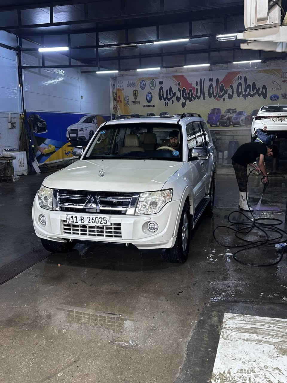 السلام عليكم 
باجيرو 2012 فول 
بيه بنيد تبديل ماشيه 151
محرك مفتوح 
سياره بدون نقص 
سعره 142 وبيه مجال 
***********
بغداد السيديه
