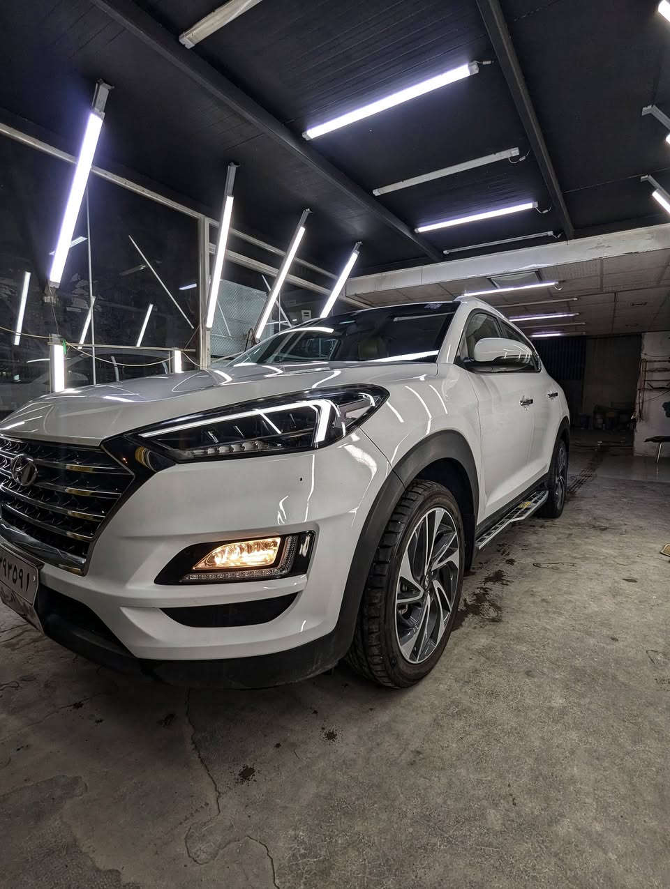 بيع مستعجل
هونداي توسان 2020 خليجي ماشية 54 الف رقم اربيل باسم شركة.
السعر (199) و بيها مجال جداا بسيط.

السيارة كفالة عامة من الدعامية للدعامية.

المواصفات (مكينة 2000 دوش + بصمة + شاشة ايباد + كشن كهرباء + تبريد قطعتين + لايت خمس عدسات زينون + كشافات ضباب + حساسات امامي و خلفي + كامرة امامي و خلفي + ويل حجم 19 + مري شفط  )

المكان النجف الاشرف.
للتواصل
*********** متوفر واتساب.
***********
