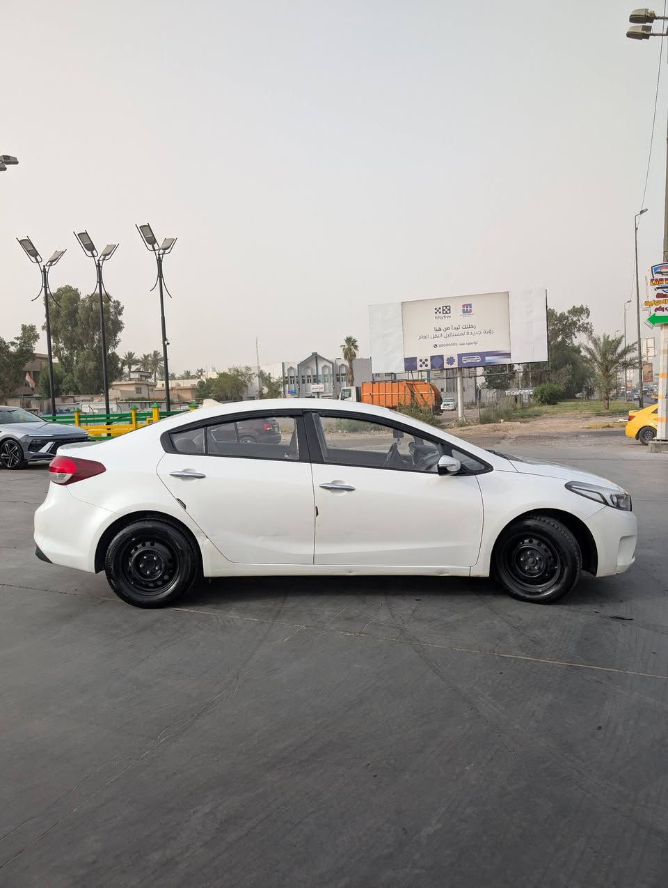 سيراتو 17 مكفول
مابيهة حادث فقط دحجات بسيطة بالبيان عكس السايق وبعض الملاحظات

 مثل ما موضح بالصور كير محرك مكفول بلادي ماشية 150 رقم اربيل الدولي سيارة كلش نشطة و نظيفة 

اشارات بالمري

حساس اطارات

Abs

شاشة 

مانع تزحلق

السعر 128

***********
مكاني بغداد
