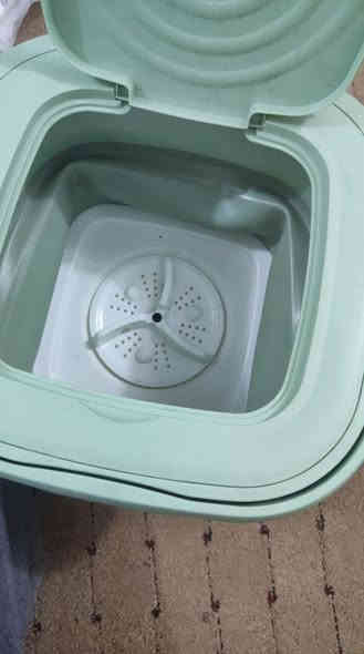 السلام عليكم غراض بالة اوربيه للبيع بيها هواي شغلات حلوه مثل مموضح بالصور ، غسالة ملابس وتصير تكرمون للاحذيه و فرشاة اسنان كهربائيه ماوس وليزر وخلاط عالشحن وخير من الله 
من غراض
المكان كربلاء ***********
