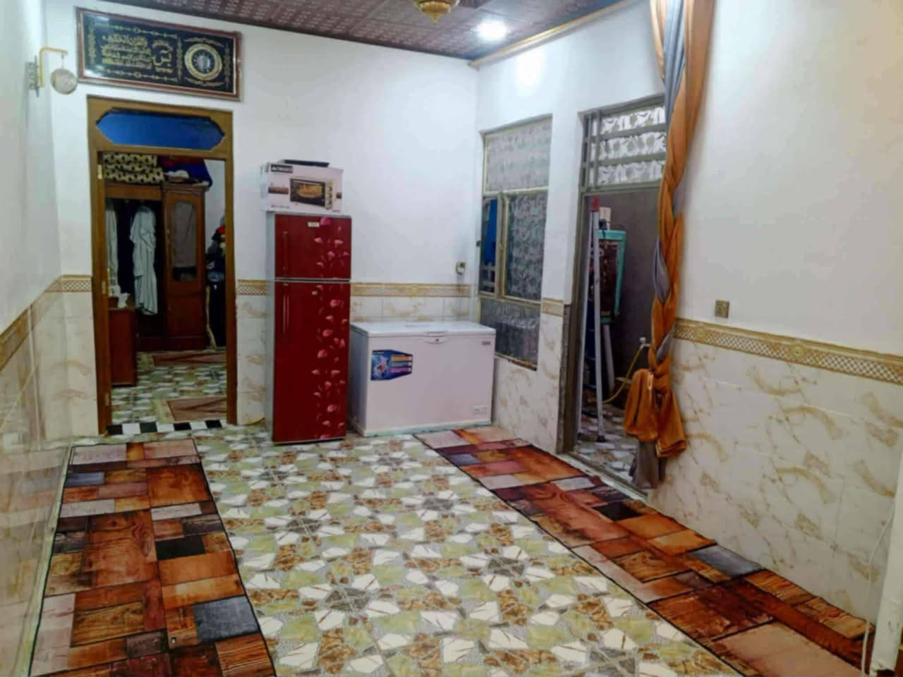 بيت للبيع المساحه 110غرفه أوصاله المطبخ واستقبال البيت كله صب كونكريت مكانه نجف شارع كربلاء عمود 136طريق ياعلي الشارع الصيدليه وطب قريب عل شارع جميع الخدمات ماءكهرباء سوك موالده مشمول بلتطويب طابو زراعي بيت كلش نضيف *********** النجف, العراق
