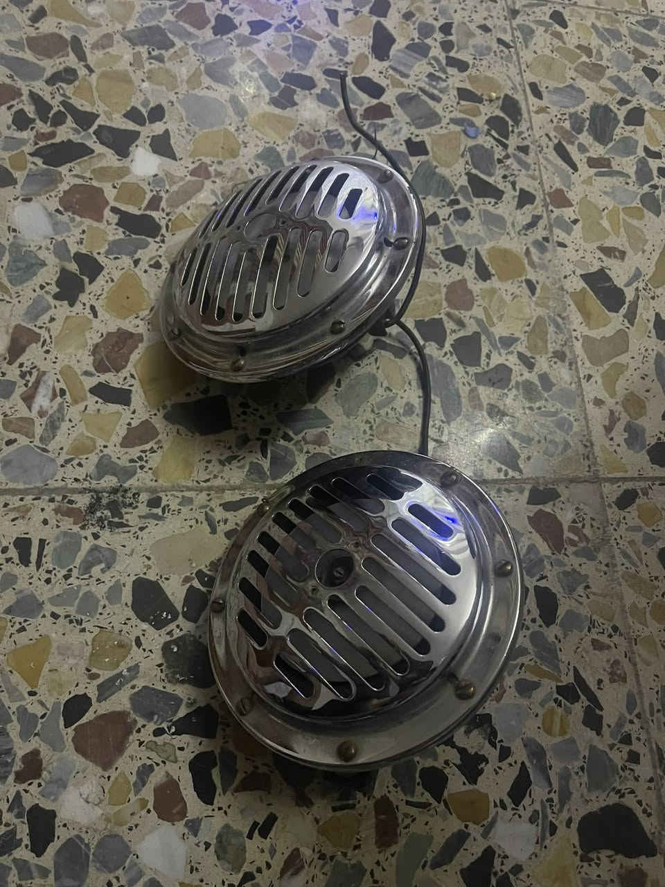 ايراني محور دكه ناعمه  حلوه مقسمات مره وحده بس سعر170 وبيهن مجال بغداد الحريه ***********
