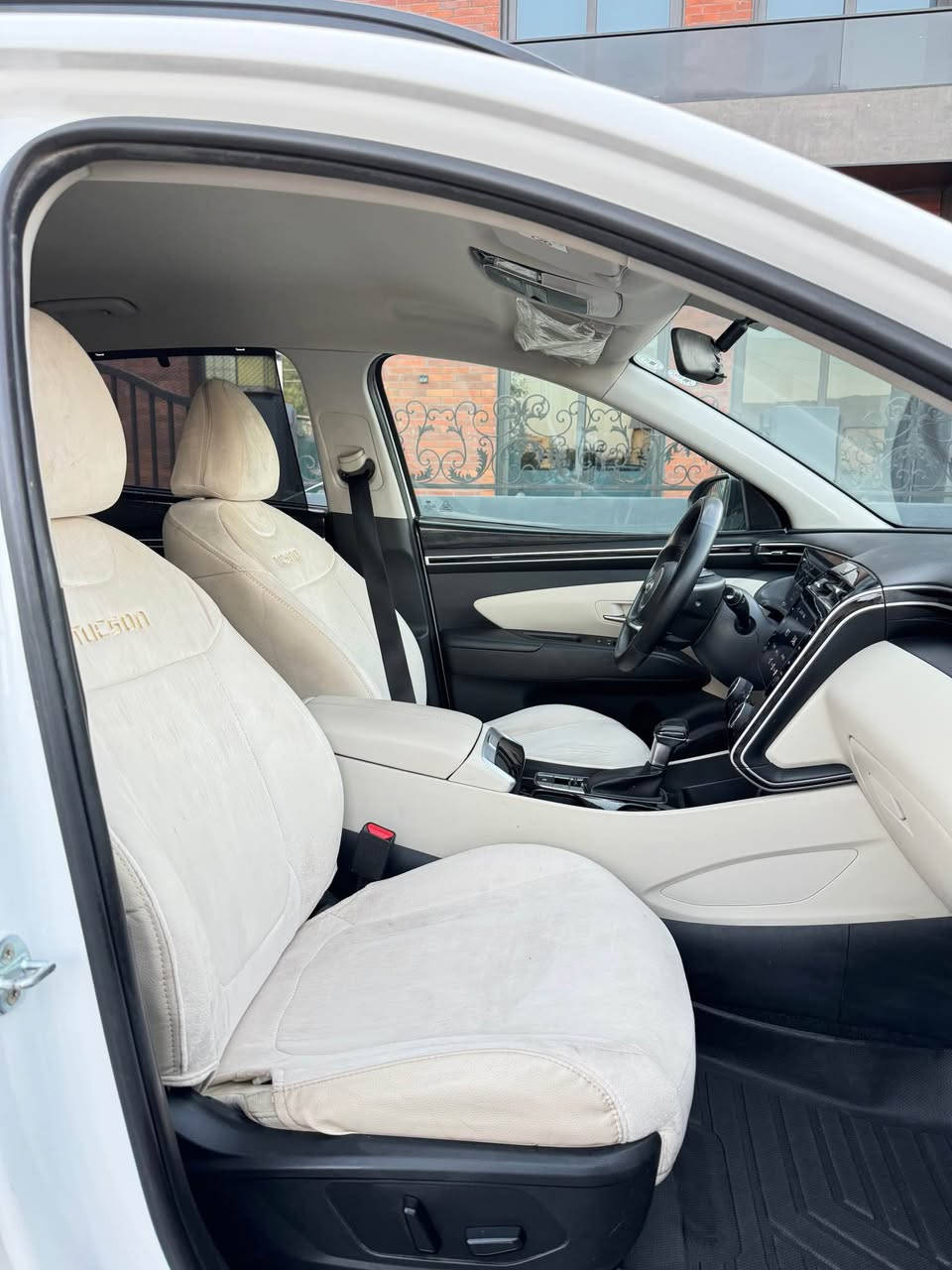 هؤندا تؤكسؤن مؤديل 2023 
ره نگى سپى به فرى فول مواسه فات 
به س پانؤراما نيه  شاشه كاميرا گيچ اليكترؤنى  بريك بسمه ئاوينه شفت 
رادار تعديل سورعه پيش و پشت عساس
ڤؤليؤم به سمه شعن كردنه وه ى مؤبايل
ده رگا بسمه  سئ مؤدى لئ خوين USB
په رده ى پيلادى دواوه ويل كرؤم لايد ليد
زؤر مواسه فاتى  تر  ٦٩ هه زار رؤويشتووه
سه ياره كه زؤر نويه وه ك شه ريكه ماوه ته وه
بئ بؤياغه  ده عامى بؤ ده عامى به شه ت 
ته نها يه ك پست له ده رگاى سارده  به قى 
هه موو شتيكى به شه / سعر  208   💵
*********** / ☎️ أربيل, العراق
