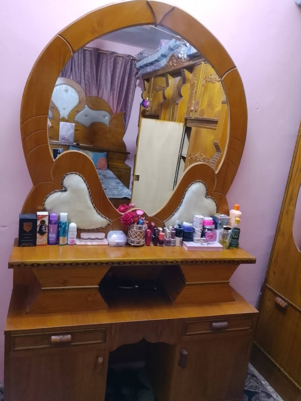 سلام عليكم غرفه نجاره  لبيع مستعجل
سعر 800وبيهه مجال /ما متواجد هنا رقمي ***********
