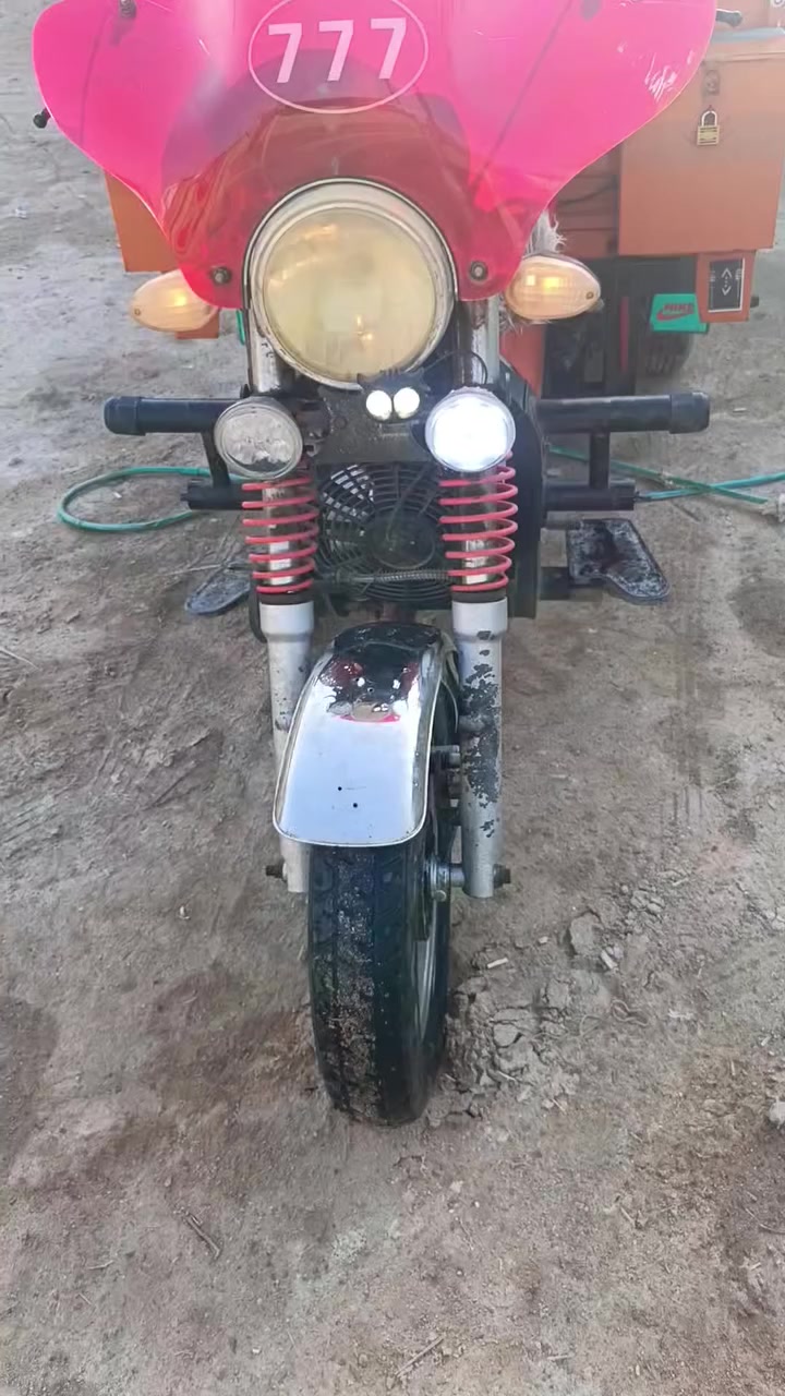 السلام عليكم ستوته للبيع كفالة 2021محركها البلادي200وسعر اثنين و800  /***********
