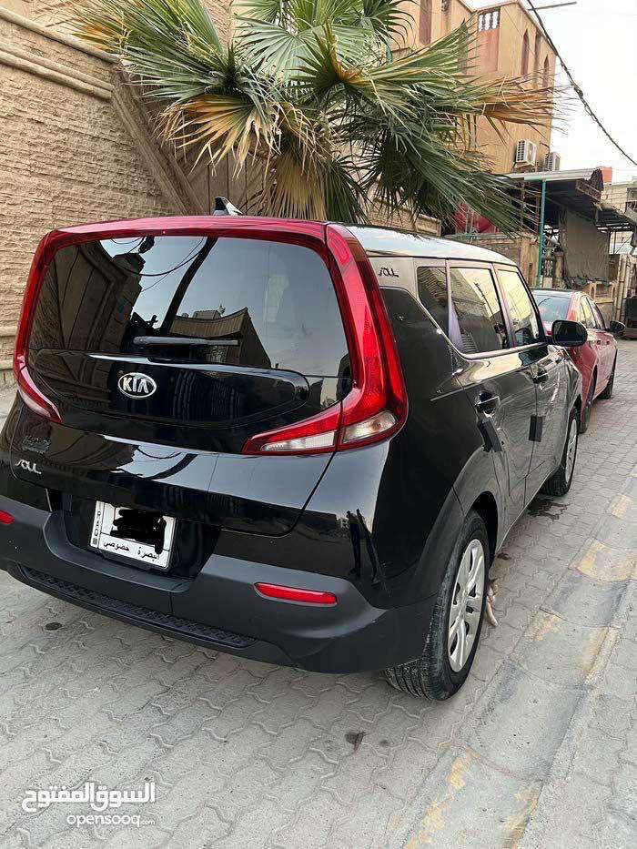 سلام عليكم 
كيا صول للبيع مديل 20 لون اسود 
بصمتين
ممشاها 100كيلو وليس ميل 
مكينة دوش المرغوب والكير المرغوب شرط الفحص 
طخم تاير جديد اصلي . 
حداديه كامله مابيه كل نقص شرط 
تبريد يثلج شرط تدفئه كلشي كامل
دواخل اسود 
ثلاث انضمه قيادة 
باتري جديد ضمان سنه 
مثبت سرعه 
تحكم ستيرن جهتين 
شاشه بلاديه 
سيارة جاهزه ربع دينار ما تصرف عليها 
سيارة ما متعوبه نسائيه 
دهن كله اصلي 
بانزين عادي محسن عادي 
بس مدارينها بالمحسن 
يعني سياره مفوله للاخر مابيه كل نقص 
شرط الجام ما بي شخط 
حادث امريكه فقط بنيد راجع ع البارد بدون دواخل فقط ايرباك ستيرن 
زنون عالي ناصي 
سيارة بيها طخه بالبصرة بسيطه ترجع بارد لو بجهاز 
شرط التحويل باسمي السيارة . 
السيارة سعرها 140ورقه وبيها مجال بسيط حق الجيه 
للاستفسار الاتصال ع *********** البصرة, العراق
