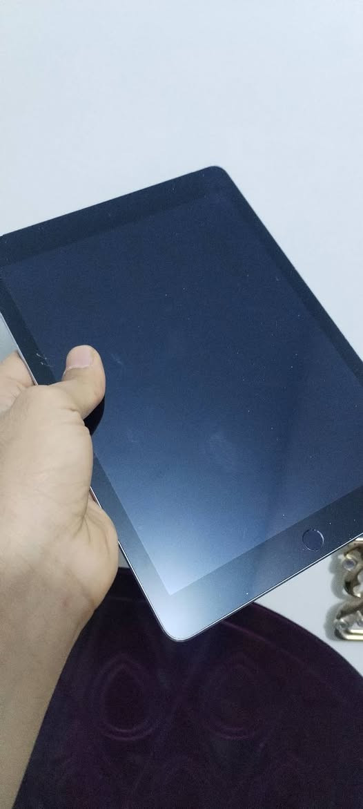 اير 2 ذاكرة ٦٤ جهاز ما مفتوح بطارية ٩٧ كلشي شغال بصمة وكلشي.... ٧٥ الف 
. تكدر تخلي للأطفال يوتيوب وتصفح 

.

.

.

اير 2  ذاكرة ١٦ ابيض جهاز ما مفتوح  ٦٠ الف
تكدر تخلي للأطفال يوتيوب وتصفح 

مكاني شافعية ***********
