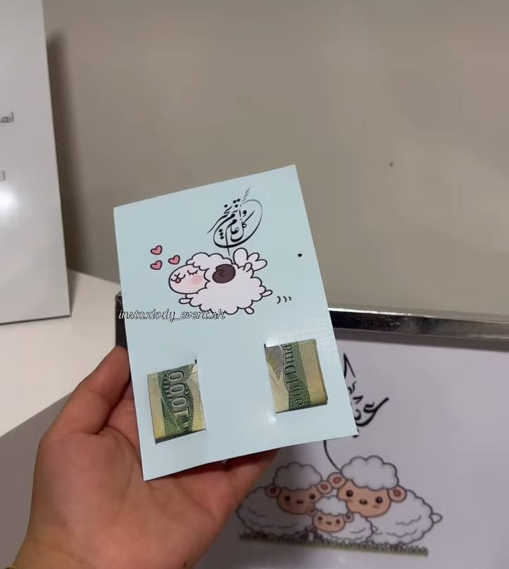 ئامانەش کۆمەلێ دیزاینی ئامادەکاری نەستەلە و دیاری بۆ جەژن 
ئێوەش دەتوانن داوای بکەن لەسەر خواستی خۆتان  بەکەمترین نرخ و زوترین کات بۆتان ئامادە دەکەین
🚗گەیاندنمان هەیە بۆسەرجەم شارو شارۆچکەکانی کوردستان و عێراق
لەگەڵ Lavin Desiign  ڕۆژەکانتان ڕازاوە تربکەن


**إذا كنت صاحب هذا الإعلان وتريد حذفه لأي سبب، رجاءا أرسل رسالة إلى الدعم الفني**