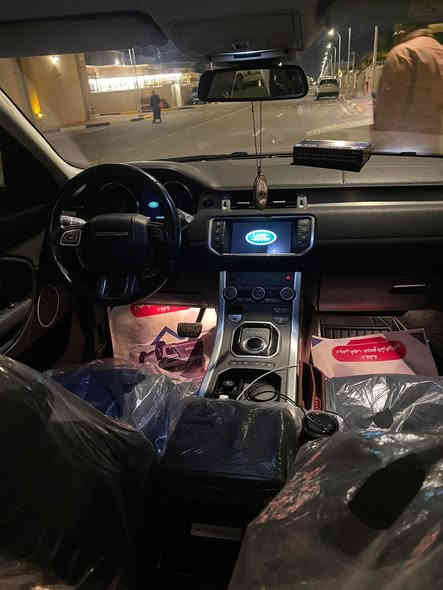 السلام عليكم
رانج روفر ايفوك ٢٠١٩ للبيع اللون اسود فول مواصفات وكالة سردار خليجية رقم بغداد دولي السيارة جديدة كلش ماشية ١٩ الف
السعر ٢٣٠$ وبيها مجال 
للاستفسار *********** بغداد
