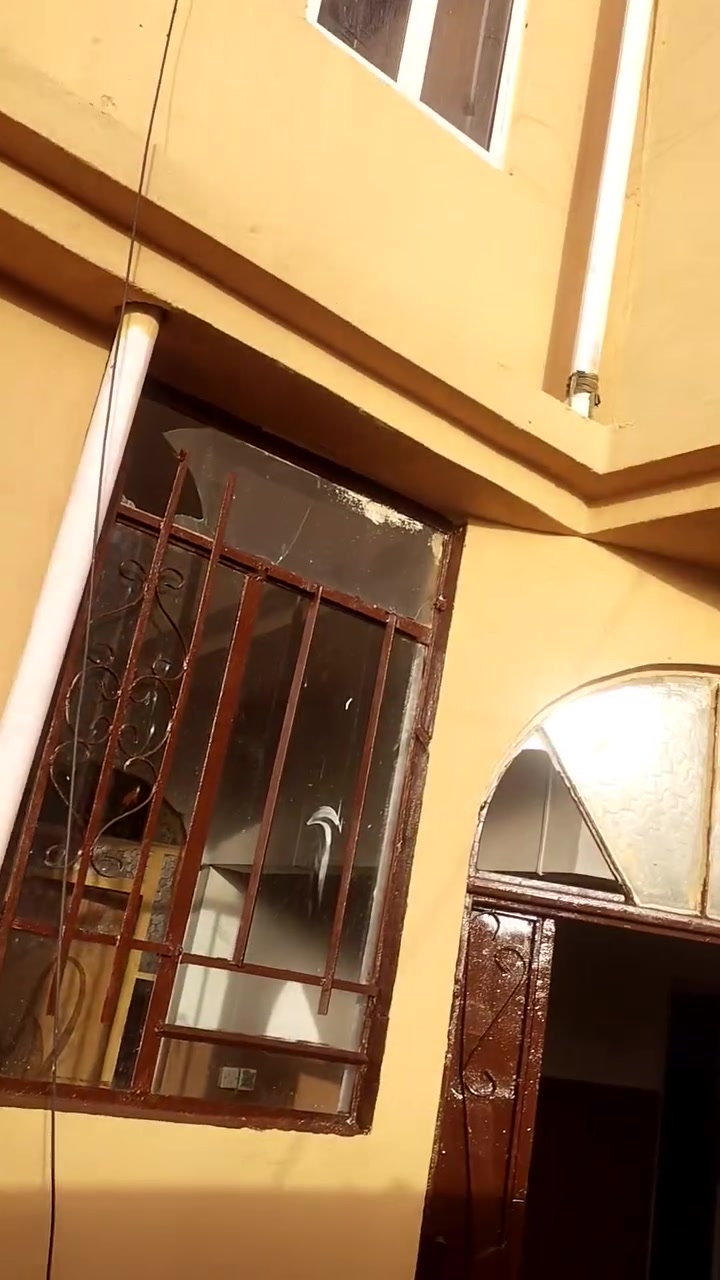 سلام عليكم
يتوفر لدينا بيت الايجار ب يارمجة الشرقيه الاولى 
المساحه 150 يجارو مناسب جدا 
ملاحظة لي عندو بيت الايجار تواصل معاي اني اجرو 
*********** واتساب
