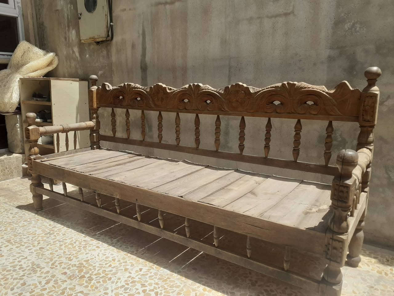 كرويت اثري 😁 خشب ثقيل طولو مترين محتاج شوية ترتيب وصبغ يطلع لك.
  10 الف قفل، مكاني حي السماح قرب جامع يعلى الموصلي.


**إذا كنت صاحب هذا الإعلان وتريد حذفه لأي سبب، رجاءا أرسل رسالة إلى الدعم الفني**
