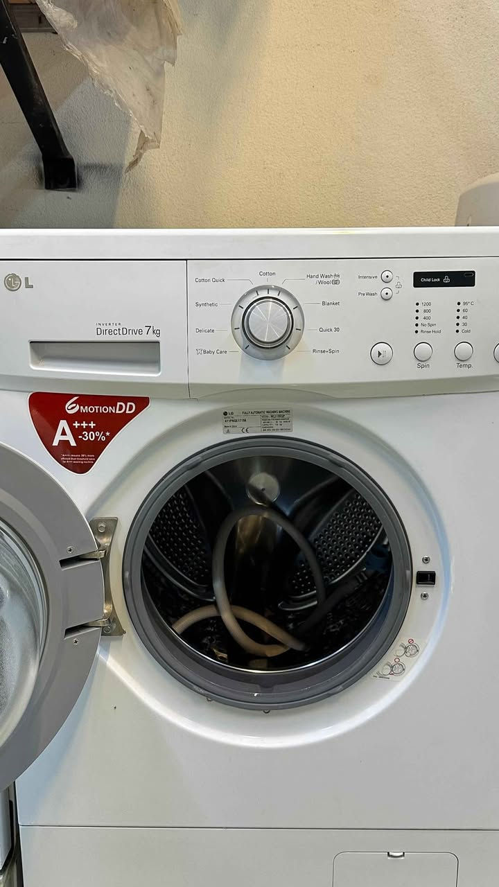 غسالة  ملابس ماركة الجي كوري اصلي نظيفة جدا 7كيلو 🌹🌹🌹🌹
السعر، 260الف 🔥🔥🔥
موصل الجانب الايسر /حي المثنى 🌿🌿🌿

الشارع المقابل لمنتزه المثنى
✅شارع عمارة النخيل 
✅وماكس جيم 
✅وازياء النمور 

داخل الفرع بالنزول قرب كراج  غسل السيارات   
🌼🌼🌼🌼🌼
(منزلي) لبيع الاثاث المستعمل 
متواجدون من الساعة ال 1ظهرا الى 8مساءا
زورونا اهلاوسهلابكم❤❤موقع المعرض  https://maps.app.goo.gl/BFTrpaanCHgXHP4H6?g_st=afm موصل, نينوى


**إذا كنت صاحب هذا الإعلان وتريد حذفه لأي سبب، رجاءا أرسل رسالة إلى الدعم الفني**