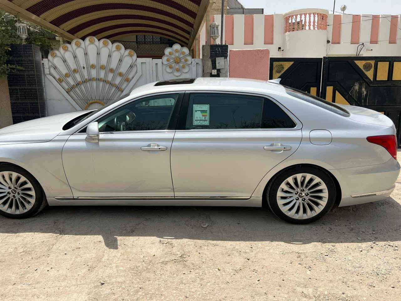 موديل 19 بيه بنيد وجاملغ بدون داخل ماشيه 80 الف
فول مواصفات مرقم بغداد انكليزي 8سلندر الشراي يتصل ***********
