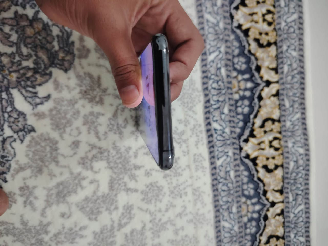 السلام عليكم أيفون اكس ماكس للبيع جاهز جديد ضهره زلغ مآبي مبدل بطاريه 100كارتونه ويا عنوني البصره الحيانيه شارع القائد السعر 160وبي مجال قليل رقمي وتساب ***********
