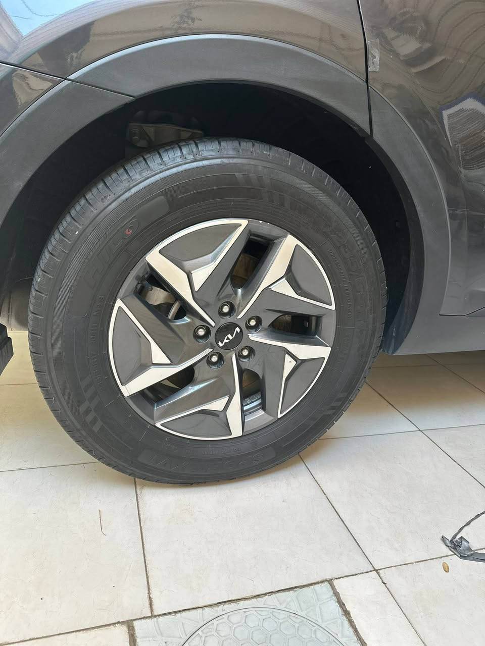 سورنتو موديل 22هايبرد لون رصاصي كفالة 7راكب رقم بغداد بسمي سعرها 220ورقةاستفسار  ***********///‭***********‬
