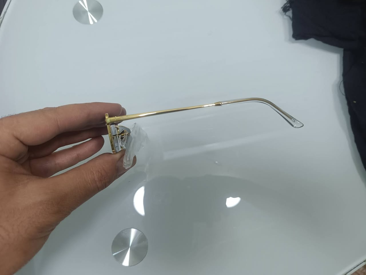 نظارات بالهشكل  انطي سعرك وبالعافيه 
7 درازن 
اقل كميه درزن توصيل كل العراق 5 الف 
واتساب ***********
