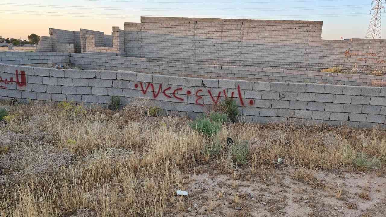 قطعه أرض للبيع موقع ممتاز 
المساحة 220
خدمات ماء+كهرباء 
خلف حي الصناعي 
السعر 13وبي مجال ***********
