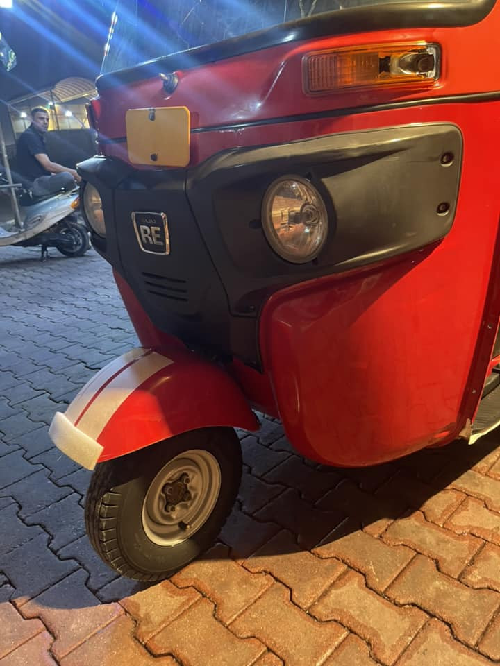 سلام عليكم تكتك البيع 22 شهر 8 مكفوله رقم سنويه 

‭٠٧٧٦ ٣٩٨ ٧٥٨٨‬
