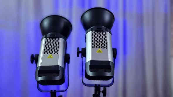 اضاءة فديو مستمرة 200 واط من شركة 
باي كلر 
شمسي ابيض ثلجي
تحكم كلفن
تحكم بقوة الاضاءة 
شاشة كبيرة 
فانات تبريد عدد ٢ صامت
تحكم تطبيق موبايل
جديد متوفر توصيل  ***********
