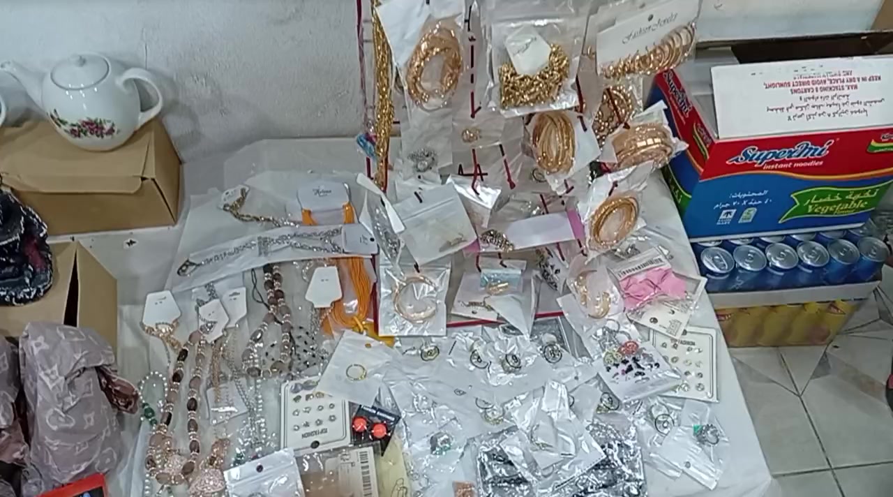 اكسسوارات واغراض منزليه اسعار مناسبه توصيل داخل الكوت موجود حجز عالماسنجر يوصل لباب  البيت


**إذا كنت صاحب هذا الإعلان وتريد حذفه لأي سبب، رجاءا أرسل رسالة إلى الدعم الفني**