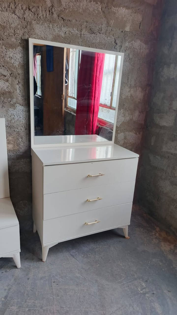 #غراض_اخو_الجديد

غرفة تركيا 5 قطع 

الاستفسار خاص او الاتصال 
*********** واتساب 
***********

#ملاحضة 

للانظمام لمجموعه الواتساب 👇👇

https://whatsapp.com/channel/0029VaCzlEbDJ6H1gPNIRj0f
