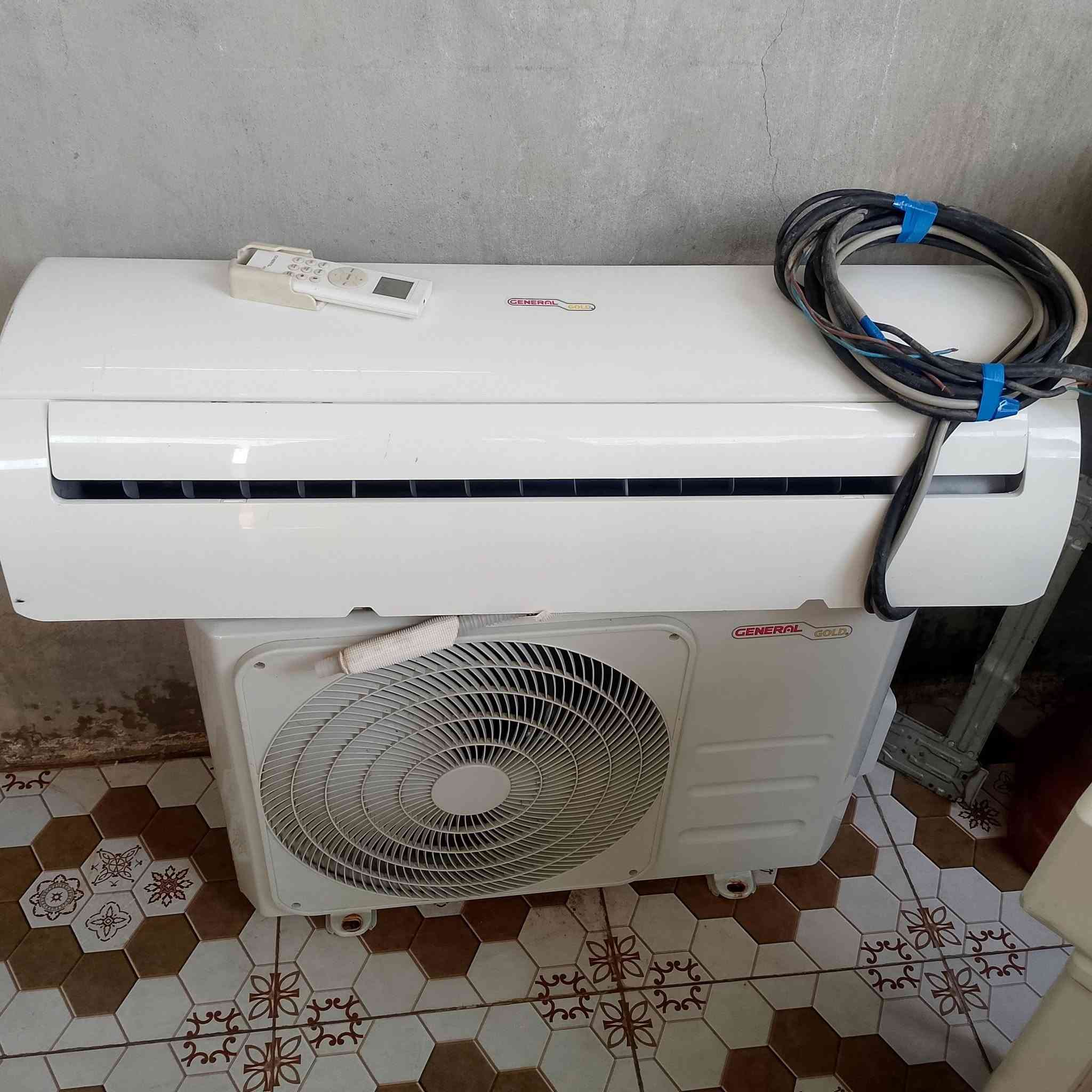 لبيع طن ونص كلش جديد سعر 200قفل لطيفيه ***********
