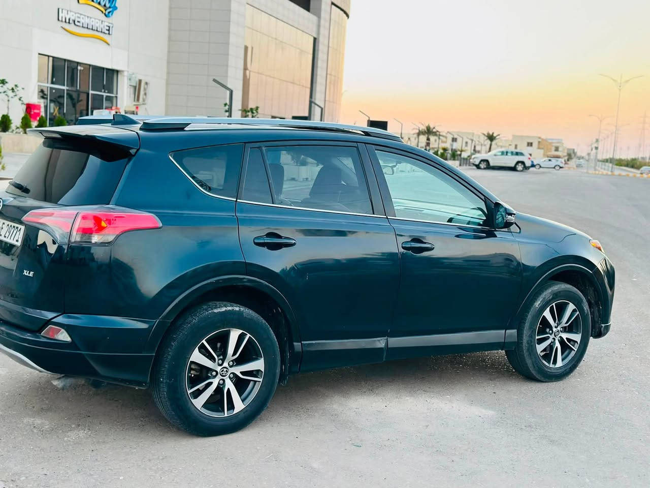 السلام عليكم….
للبيع بسعر مناسب جدا 118$ اعتذر عن الاقساط والوعده
تويوتا راف 4 (RAV4) 2017 XLE وارد امريكي فول مواصفات 1/1 لون زيتوني متغير (ابو الشذرة) داخلها ملكي رقم سليمانية انكليزي (21) سنويه جديدة لغاية 2030 هزة جديدة شرط التحويل….
سيارة بيها صبغ جاملغ وبنيد جهه السكن وبابين رش فقط والباقي مكفول…. بدون دواخل …رقم الشاصي مرفق مع الصور…
سيارة جاهزة بدون اي نقص….
محرك 4/2500 سلندر… محرك بلادي…
شرط محرك وكير وصدر وكهربائيات وتبريد وتدفئة وتخم تاير سيارة جاهزة من كلشي…
مواصفات XLE (داخل ملكي أبيض سلايت و5 ويل كب كروم وشاشة وكامره وحساسات واشاير بالمري وشفتات وتحكمات وبلاجكتورات وكشن جلد ملكي وتبريد لمس وبعد بيها اهواي مواصفات مايحتاج اذكرها)…
العنوان/ صلاح الدين/ تكريت/ القادسية…
السعر 118$ اعتذر عن الاقساط والوعده…
للاستفسار ***********
***********
