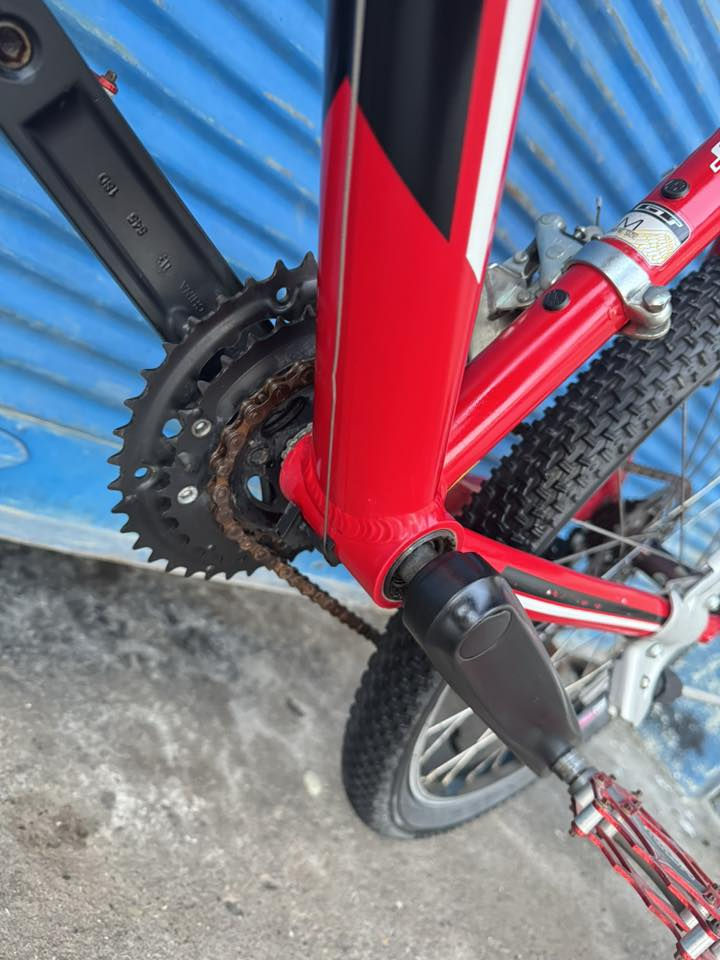 السلامً عليكم ً اخوانيً الغواليً ماركةً (GT) جبلي 
حجم 26 قياس M معدنه المنيوم سستم شيمانوا 
تورني 3/7 بدلات شيمانوا سحب دفع الدراجة عل وضع البلادي ختم واحد ونظافتها شوفت عينك 
سعرها 240 الف وبي مجال عنواني موصل تتوفر
خدمة توصيل لجميع محافظات العراق وتحياتي


**إذا كنت صاحب هذا الإعلان وتريد حذفه لأي سبب، رجاءا أرسل رسالة إلى الدعم الفني**