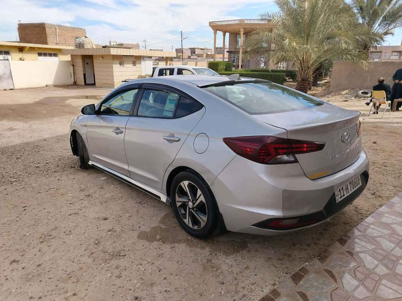 للبيع او مراوس على كورلا من 2016 الى  2024 النترا 2020 سلفر رقمها بغداد دولي  محركها 2000 دوش ماشيه  216 شرط لاتنقيص ولا تبخير مواصفاته  شاشه تحكم استيرن جهتين  كامره  ضررها باب مبدل فقط مكاني حديثه بروانه الاستفسار ***********
