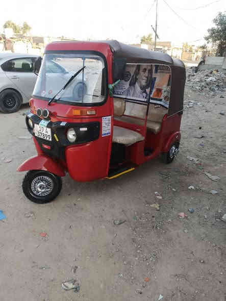 من رخصت الادمن تكتك للبيع موديل 2018شهر12 محسوبه 19 ابسمي بيه مكينه 20مصبوغة صبغ عام الجماليه لاضربه ولا شخطه تكتك مكينه مجفته بعدهي على سحك تكتك كهربائيات غيرهن كله شغال وجديده تخم تاير جديد  اقرة تفاصيل كله رجاء وخابر كلشي بلتكتك مذكور  مكاني كربلاء المقدسة امن الداخلي قرب افران اللؤلؤه هنا الاستفسار الاتصال على الرقم التالي *********** السعر 4600 ملايين وبيه مجال
