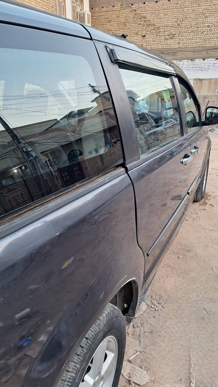 سلام عليكم دوج كرفان 2008 للبيع
مكينة 3.3 مصبوغة حزام مكينتها وكيرها خير من الله مكاني بغداد الكريعات او ساحة الطيران السعر 98 ورقة 
***********
