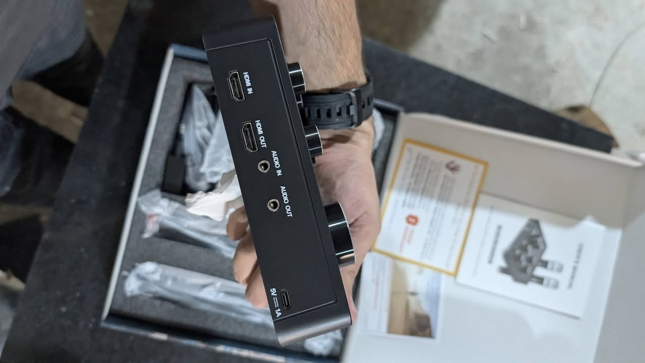 Rybozen DIGITAL VOCAL MIXER WITH DUAL WIRELESS MICROPHONES مايكات مع مكسر صوت جديد غير مستخدم


**إذا كنت صاحب هذا الإعلان وتريد حذفه لأي سبب، رجاءا أرسل رسالة إلى الدعم الفني**