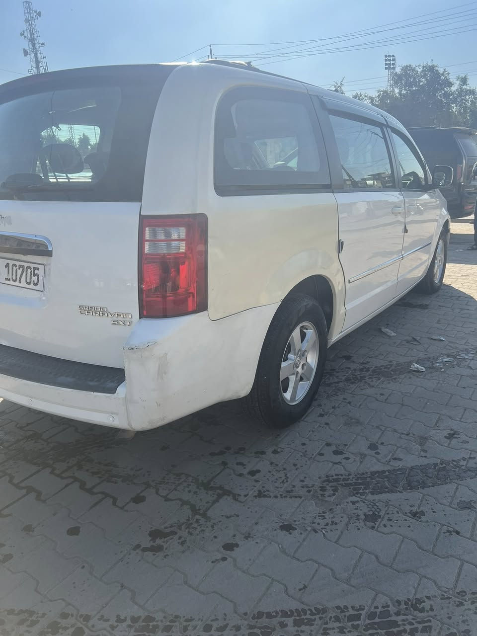 سلام عليكم دوج كرفان  2010.
حادثها جاملغ خلفي موضح بلصور 

مواصفات 

بيبان سلايد كهرباء 

تبريد ٣قطع 

منظومة عاز 

تحكم ستيرن 

تخم

 تاير جديد 

محرك ٣٨٠٠

صدر جديد مصار شهر 

سيارة احلى من لصور 

مكاني بغداد 

السعر 128

***********

***********
