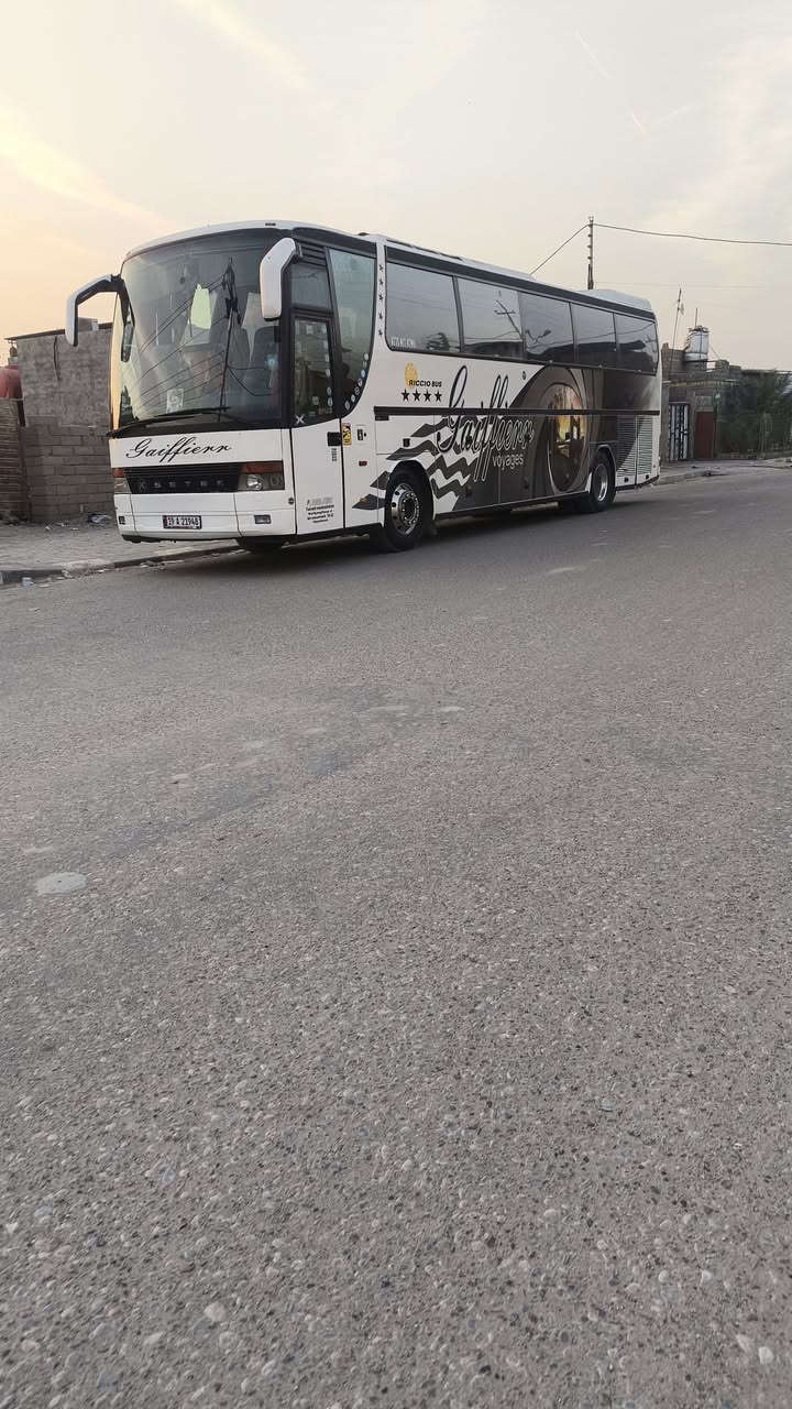 السلام عليكم للبيع باص الفينيه جاهزه رقم ستره أصولي انكليزي مصفر ***********
