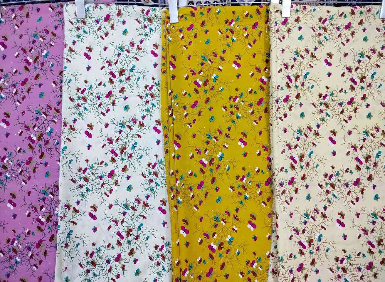 اللهم صلئ علئ محمد وال محمد 🤍✨
دلال وجمال مختلف.... من الاقمشة الجميلة بألوان مختلفة!
😍تحديدََامن كشمير إيطالي٬ درجه اولئ اذا كنت مهتم بالحجز تواصل علئ هذا الرقم واتساب:***********

...بألاضافه لذالك ٬تذكروا انة الأقمشه متوفره لكل ذواق 
توصيل داخل بغداد متوفر  🛵✨
